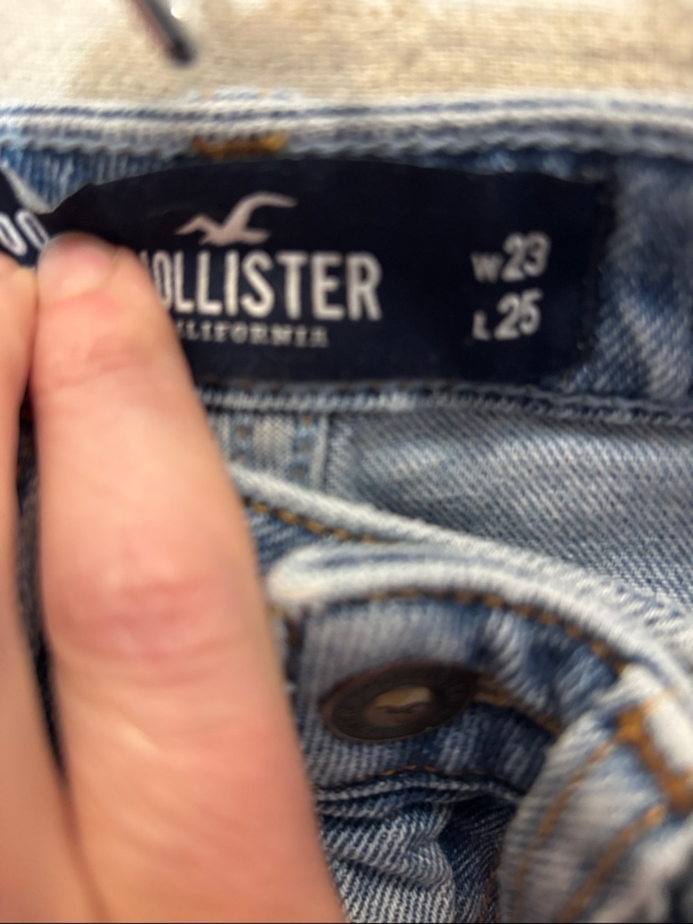 Hollister High-Rise Slim Straight Jeans in Light Wash Blue - Picture 3 of 6